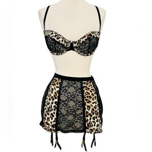 Leopard Print and Lace Bra and Girdle burlesque costume pin up Set S